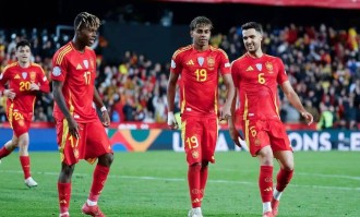 随着皇马2-1，塞维利亚4-0，三队进争冠，西甲最新积分榜如下