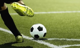 拜仁4-2-3-1体系运转流畅，凯恩成前场自由人激活德甲霸主新活力