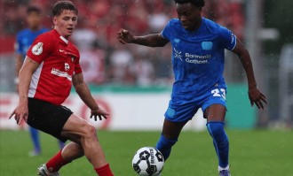 4-0，55岁前曼联主帅滕哈赫发威：率德甲劲旅大捷+迎德国杯开门红