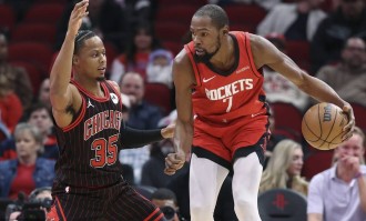 火箭终于赢了！杜兰特战斧劈扣 末节一波流收割比赛