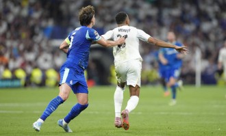 赫伊森庆祝皇马5球大胜：以这样的方式取胜，让我们继续前行！