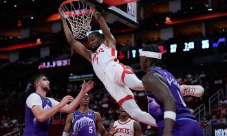 季前赛-杜兰特10中7砍下20分 火箭140-127爵士