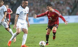 逆转取胜！奥比-马丁替补双响 曼联3-1中国香港队