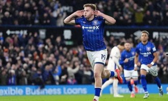 曼联3000万引新凯恩，谈判已获准，球员决定货比三家！